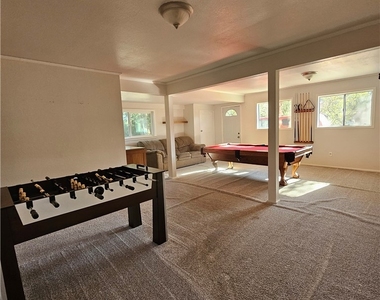 1733 Hillcrest Lane - Photo Thumbnail 15