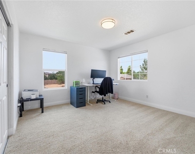 1638 E Miki Way - Photo Thumbnail 27