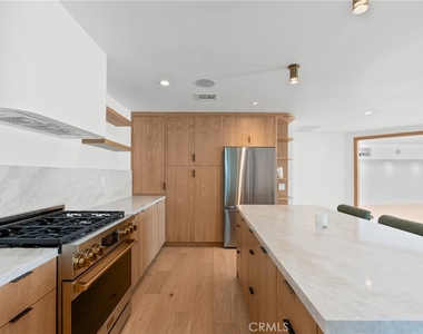13636 Riverside - Photo Thumbnail 7