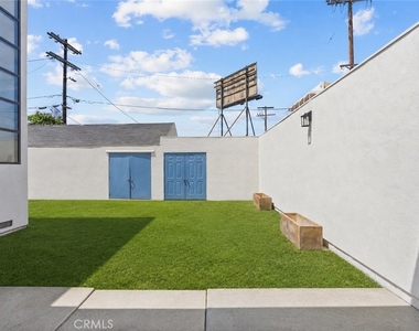 13636 Riverside - Photo Thumbnail 11