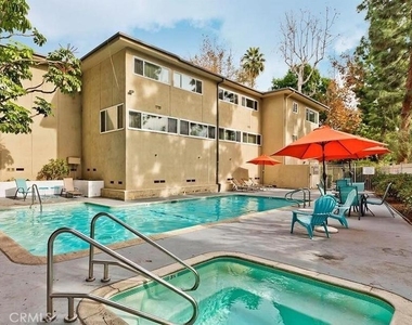 11138 Aqua Vista Street - Photo Thumbnail 12