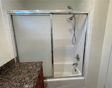 19410 Cohasset Street - Photo Thumbnail 21