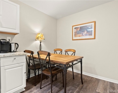 217 E Carroll Avenue - Photo Thumbnail 11
