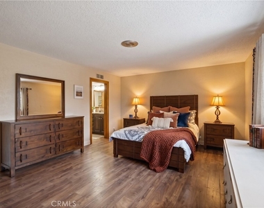 10307 Donna Avenue - Photo Thumbnail 16