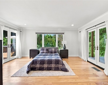 3635 Serra Road - Photo Thumbnail 16