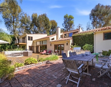 3635 Serra Road - Photo Thumbnail 34