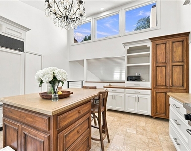 3635 Serra Road - Photo Thumbnail 11