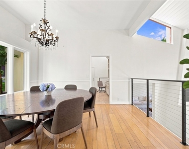 3635 Serra Road - Photo Thumbnail 13