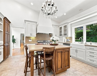 3635 Serra Road - Photo Thumbnail 10