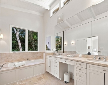 3635 Serra Road - Photo Thumbnail 26