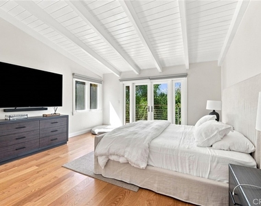 3635 Serra Road - Photo Thumbnail 22