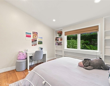 3635 Serra Road - Photo Thumbnail 19