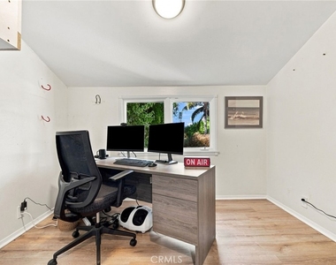 3635 Serra Road - Photo Thumbnail 28