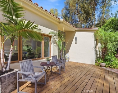3635 Serra Road - Photo Thumbnail 2