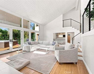3635 Serra Road - Photo Thumbnail 4