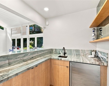 3635 Serra Road - Photo Thumbnail 12