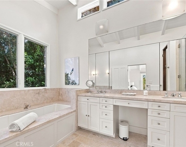 3635 Serra Road - Photo Thumbnail 25