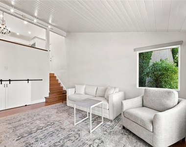 3635 Serra Road - Photo Thumbnail 7