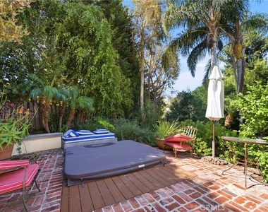 3635 Serra Road - Photo Thumbnail 35