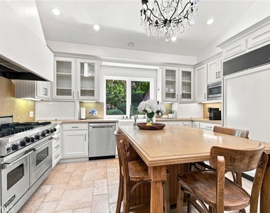 3635 Serra Road - Photo Thumbnail 9
