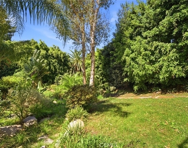 3635 Serra Road - Photo Thumbnail 39