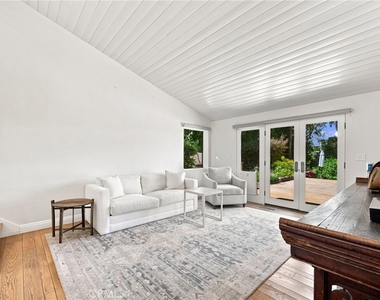 3635 Serra Road - Photo Thumbnail 6