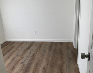 1800 W Avenue J15 - Photo Thumbnail 4