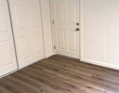 1800 W Avenue J15 - Photo Thumbnail 3