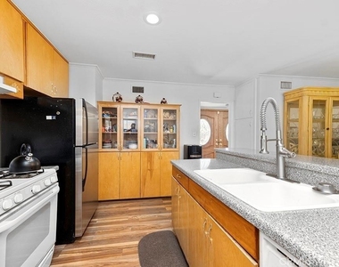23021 Saticoy - Photo Thumbnail 3