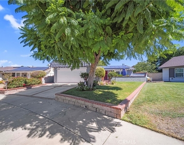 27546 Evron Avenue - Photo Thumbnail 7