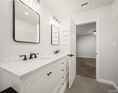 27546 Evron Avenue - Photo Thumbnail 33