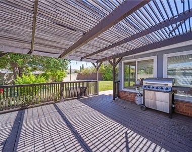 27546 Evron Avenue - Photo Thumbnail 44
