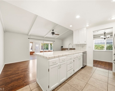 27546 Evron Avenue - Photo Thumbnail 16