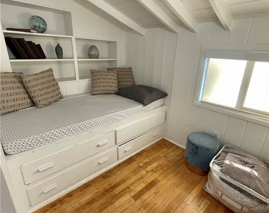 4408 Beck Street - Photo Thumbnail 2