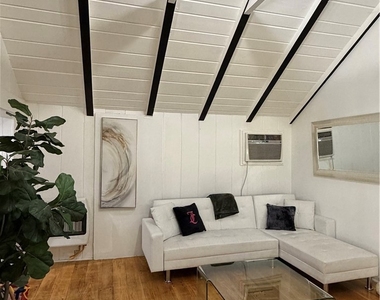 11525 Moorpark Street - Photo Thumbnail 29