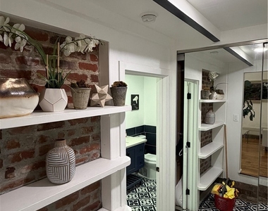 11525 Moorpark Street - Photo Thumbnail 33