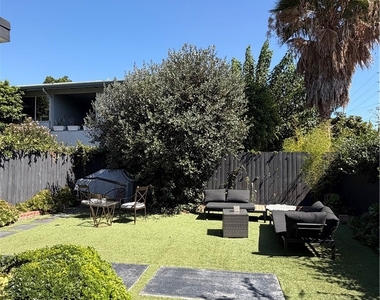 11525 Moorpark Street - Photo Thumbnail 19