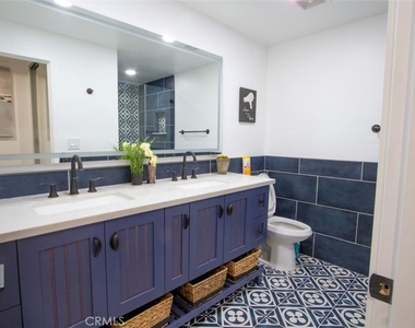 11525 Moorpark Street - Photo Thumbnail 18