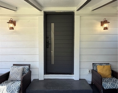 11525 Moorpark Street - Photo Thumbnail 24