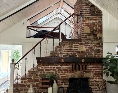 11525 Moorpark Street - Photo Thumbnail 28