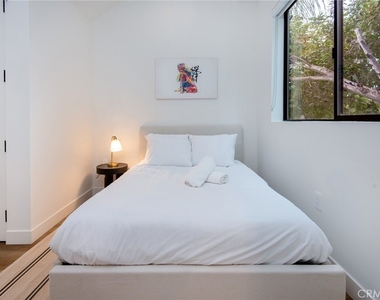 109 N Westlake Avenue - Photo Thumbnail 10