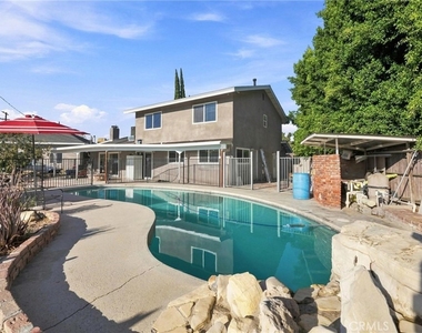 18930 Cantara Street - Photo Thumbnail 27