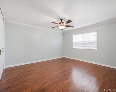 18930 Cantara Street - Photo Thumbnail 9