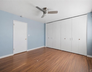 18930 Cantara Street - Photo Thumbnail 17