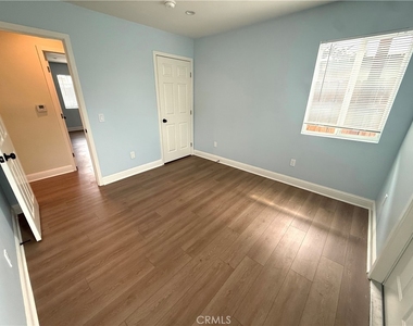 1334 W 65th Street - Photo Thumbnail 12