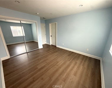 1334 W 65th Street - Photo Thumbnail 15