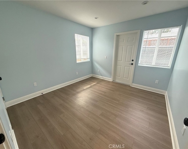 1334 W 65th Street - Photo Thumbnail 11