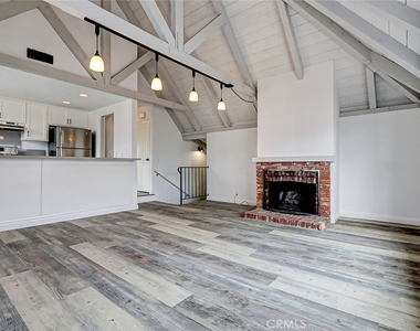 2050 Loma Drive - Photo Thumbnail 2