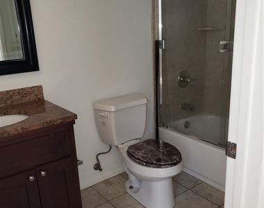 14537 Archwood Street - Photo Thumbnail 7