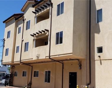 14537 Archwood Street - Photo Thumbnail 12